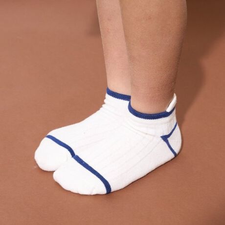 [^ԁF9851409]X^CbVɍʂAN\bNXłBVvȃfUCȂoCJ[ANZgɂȂAR[fBl[g̃|CgɁBXj[J[T_Ƃ̑QŁAlXȃX^Cɍ킹₷ACełBƕ₷^uɂȂĂ̂łqlgł₷̂ꂵFႢŗ~Ȃ5FWJBfpʐ^菤iʐ^łɋ߂FłBfډ摜̏i̐F́ȀƎ΂pxɂƐFقȂꍇ܂B܂\̃TCYƎ͎኱قȂꍇ܂̂ŁA\߂BItzCgFfTCY:18.5cm pTCYFM(16-18) JVFfTCY:18.5cm pTCYFM(16-18) XO[FfTCY:18.5cm pTCYFM(16-18) f[gu[FfTCY:18.5cm pTCYFM(16-18) gbvO[FfTCY:18.5cm pTCYFM(16-18) 