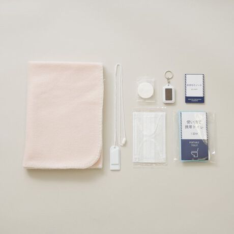 [^ԁF9551421]hЎɎĂƖ𗧂܂ZbgłBgуgCAuPbgAk^IA}XNAzCbXA\[[CgAhЂ̂7_Zbglߍ݂܂BRpNgȎ[܂Ȃ̂ŁAsȂǂɂ^т₷̂͂łB