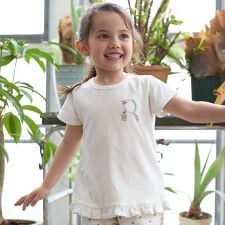 プティマイン(petit main)の【プティプラ】アルファベットTシャツ