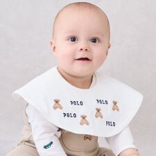 プティマイン(petit main)の【POLO BCS】モチーフ刺繍スタイ