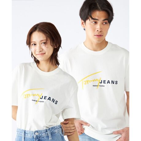 [^ԁFDM20817]M[VOl`[STVcTOMMY JEANS̃VOl`[SŃANZgACRTVcBFʓIɑgݍނƂŁA݊ۗĂ܂B{fBX^C̓X}[gɒȂ郌M[tBbgB1ŗlɂȂACi[ƂĂfg̗ǂACełByTOMMY HILFIGERzĩAJNVbNx[XɃ_ȂЂ˂fUClC̃g~[qtBK[BsIŐꂽYEEBYɉA`hAStCAĂJWAȃfjCƖLxȃJeS[O[ouhB