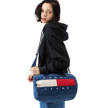 [^ԁFAW18214]fj~j_btobOfC[[Xɂ҂̑傫Ŏdグ_btobOBV_[Xgbvt֗̕2WAYdlłBfjfނgJWAȃfUCŁAtgɂ͑_ɃtbOSfUC܂B[͂\ŁẢוlɂS̃ACeB̎dɖ𗧂|PbgtłB  E|Pbg̐F2dF500mlybg{g1{yTCYzFREEF20cm ő啝34cm }`11.5cm 23cm V_[ŏ82cm V_[ő142cm digj460yTOMMY HILFIGERzĩAJNVbNx[XɃ_ȂЂ˂fUClC̃g~[qtBK[BsIŐꂽYEEBYɉA`hAStCAĂJWAȃfjCƖLxȃJeS[O[ouhB