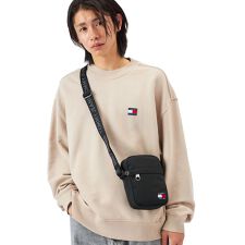 トミー ジーンズ(TOMMY JEANS)のエッセンシャルデイリーリポーターバッグ