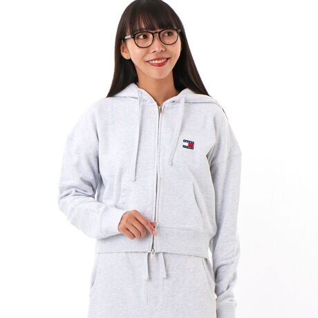 [^ԁFDW21976]{NV[NbvhWbvAbvp[J[hbvV_[ƃNbvhŃghCNȃAbvf[gp[J[Btg͏㉺ɃXCh\ȃ_uWbvdlŁAȂ̕L܂B̃obWSuhےANZgɁB{gXI΂As[X̉HDȂǕLX^COɑΉ܂BnFсyTCYzXSF48.0cm g49.0cm 䂫84.5cmSF49.0cm g51.0cm 䂫85.0cmMF51.0cm g54.0cm 䂫87.5cmyTOMMY HILFIGERzĩAJNVbNx[XɃ_ȂЂ˂fUClC̃g~[qtBK[BsIŐꂽYEEBYɉA`hAStCAĂJWAȃfjCƖLxȃJeS[O[ouhB