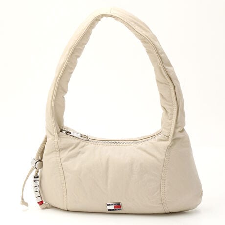 [^ԁFAW18068]JWAV_[obOӂƂȓV_[XgbṽV_[obOByʂŏvȃiCfނɁAi`ȃbV[H{A悭}bgŏ_炩ȕɎdグ܂Btgɂ̓tbOSv[gAh[R[hɂTOMMỸ^p[c炢AfBe[ɂĂ܂BE|Pbg̐F1EzΉi10~20cmjFZEybg{gi500mljFZyTCYzFREEF14.0cm ő啝27.0cm }`0.0cm 48.0cm digj100yTOMMY HILFIGERzĩAJNVbNx[XɃ_ȂЂ˂fUClC̃g~[qtBK[BsIŐꂽYEEBYɉA`hAStCAĂJWAȃfjCƖLxȃJeS[O[ouhB