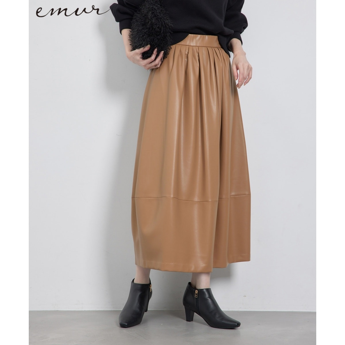 emur/エミュール】シンセティックレザーコクーンスカート | ロペ