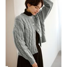 ケーブルニットカーディガン