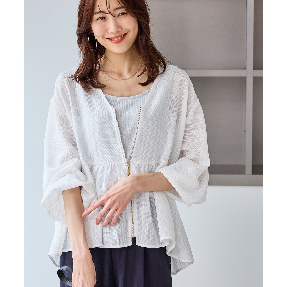 【美品】組曲　ペプラム　ジップブルゾン　シアー白　大きいサイズ 加藤栞さん着用＞シアーペプラムブルゾン | PROPORTION BODY DRESSING