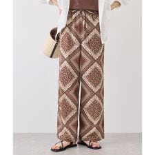 スカーフ柄イージーパンツ