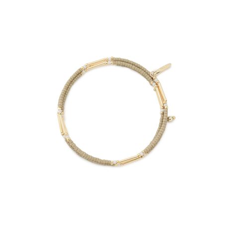 [^ԁFGIZ01180]yĂ炵₩fUCBroV[Yɂ҂BzyfUCEVGbgzẼr[YA˂A3AfUC̃uXbgBE^r[Yb`ȃANZgByJ[zEzCgnƃx[Wňy₩2FWJByX^CO|CgzEKxȃ{[ŁAVvȑ̃|CgɊBBěAg̃j^[ɂĐF̌Ⴄꍇ܂B