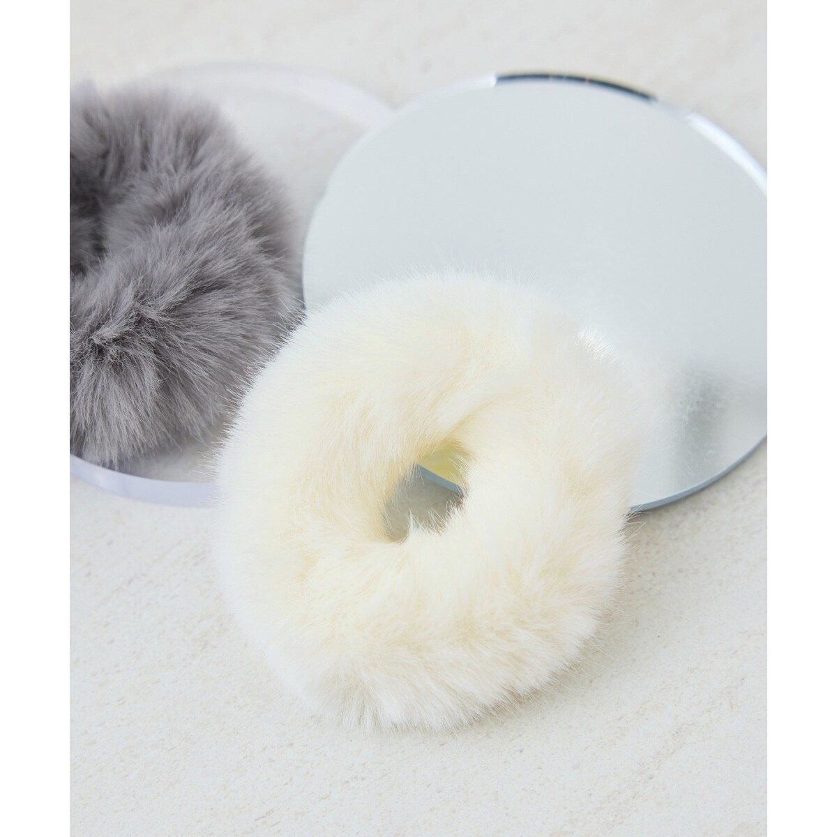 ふわふわフェイクファーシュシュ | ロペピクニックパサージュ(ROPE