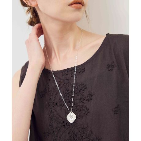 [^ԁFGIZ15150]yfUCEVGbgzEXNGA^̃RClbNXBE߂`F[Ƃ؂₩ɉoBEߋ͒\ȃAWX^udlBE₷V[gByJ[zES[hAVo[2FWJByX^CO|CgzErbOTCỸgbvXɍ킹āA80N㕗X^CBEؚȃ`F[lbNXƂ̏d˂߁BBěAg̃j^[ɂĐF̌Ⴄꍇ܂B