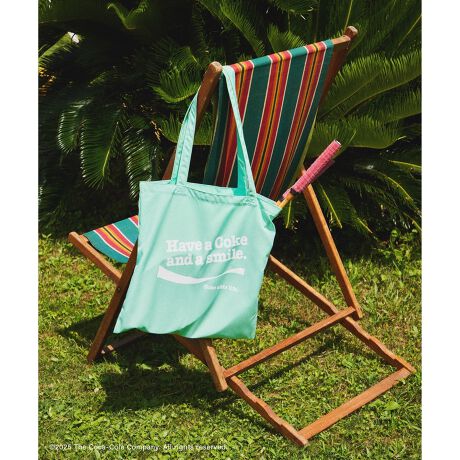 [^ԁFGIX85010]yfUCEVGbgzERJR[R{[Ṽg[gobOBE80ÑRJR[̃OtBbNuHave a Coke and a smile.ṽbZ[WfUCA肰ȂoB|WeBuŃCtX^ĈfUCɁBEʂN킸gVvŐe݂₷fUCœgɂ҂ByJ[zEW[WAO[(33)AR[Nbh(60)2FWJByX^CO|CgzEN₩ȃR[Nbh(60)̓mg[x[VbNȃR[f̍Fɂ҂BEW[WAO[(33)͐̃s[X⃊lpcɍ킹ƁAGߊ̂_炩ۂɁBEfj~TVĉ悤ȃVvȃX^Cɍ킹ƁAg[gobÕSJ[ۗAȂꊴAbvBEI[o[TCỸVcXEFbgƑgݍ킹ƁAtōۂ͋CɁBEo_iL[`[āA炵AWyނ̂߁I-----------------------------|Pbg̐:1CO0A4[:\iPad:\z[:\-----------------------------gTimelessly by Your Sideh 𒴂ĂׂɃRJR[̗ネSɏhh^CXȖ́hCXs[VɃXyVRNVWJ܂B-------------------------------ROPE' PICNIC1980ÑSɃCXpCAꂽAΊ͂ROPE' PICNIC̃XyVRNVVBmX^WbNȃgX^CɁALLfނ⊾ݖh~Ȃǂ́gh̍HvYāBNɂłtBbgTCYƃfUCŁẢĂƌy₩ɁASn悭y߂ACeCAbvB-------------------------------yCoca-ColaACezEA\[gOtBbNTVc(i:GDM55910)E~jуt`X[uTVc(i:GDM55920)E~jуACCXJ[g(i:GDC55920)E2WAYGi~j{XgobO(i:GIX85000)ESvgg[gobO(i:GIX85010)Eo[Vuv[gJX^`[(i:GIZ85010)BěAg̃j^[ɂĐF̌Ⴄꍇ܂B