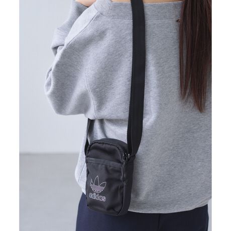 [^ԁFGIX95000]yfUCEVGbgzEtFX⃉CuAW[XU􂷂Ƃɕ֗ȁAKvȏobOBEϋvɗDꂽbvXgbvnōĂACRp[gĝقA𕪂Ă܂Wbv|PbgtgɑBEXgbv̒𒲐߂΁A|΂ߊ|ɂ邱ƂłA肪RɁByJ[zEubN1F̂ݓWJB-----------------------------[J[iԃubN(01):KOQ17/Black-----------------------------BěAg̃j^[ɂĐF̌Ⴄꍇ܂B