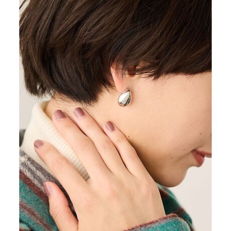 [^ԁFGIZ75010]yfUCEVGbgzEՂƂ{[݊AVvR[f̃ANZgɁBÊ悤ȋȐtHŁA炵炩ƃ[h𗼗BEV[YghɍEꂸApłfUCByJ[zES[hƃVo[2FWJByX^CO|CgzEVvTVcVcX^Cɍ킹ƁAR[fCɐꂽۂɁBEmg[R[fɃvXƁA^̋PœsIȕ͋CoBEItBXJWAp[eB[V[܂ŕLBBěAg̃j^[ɂĐF̌Ⴄꍇ܂B