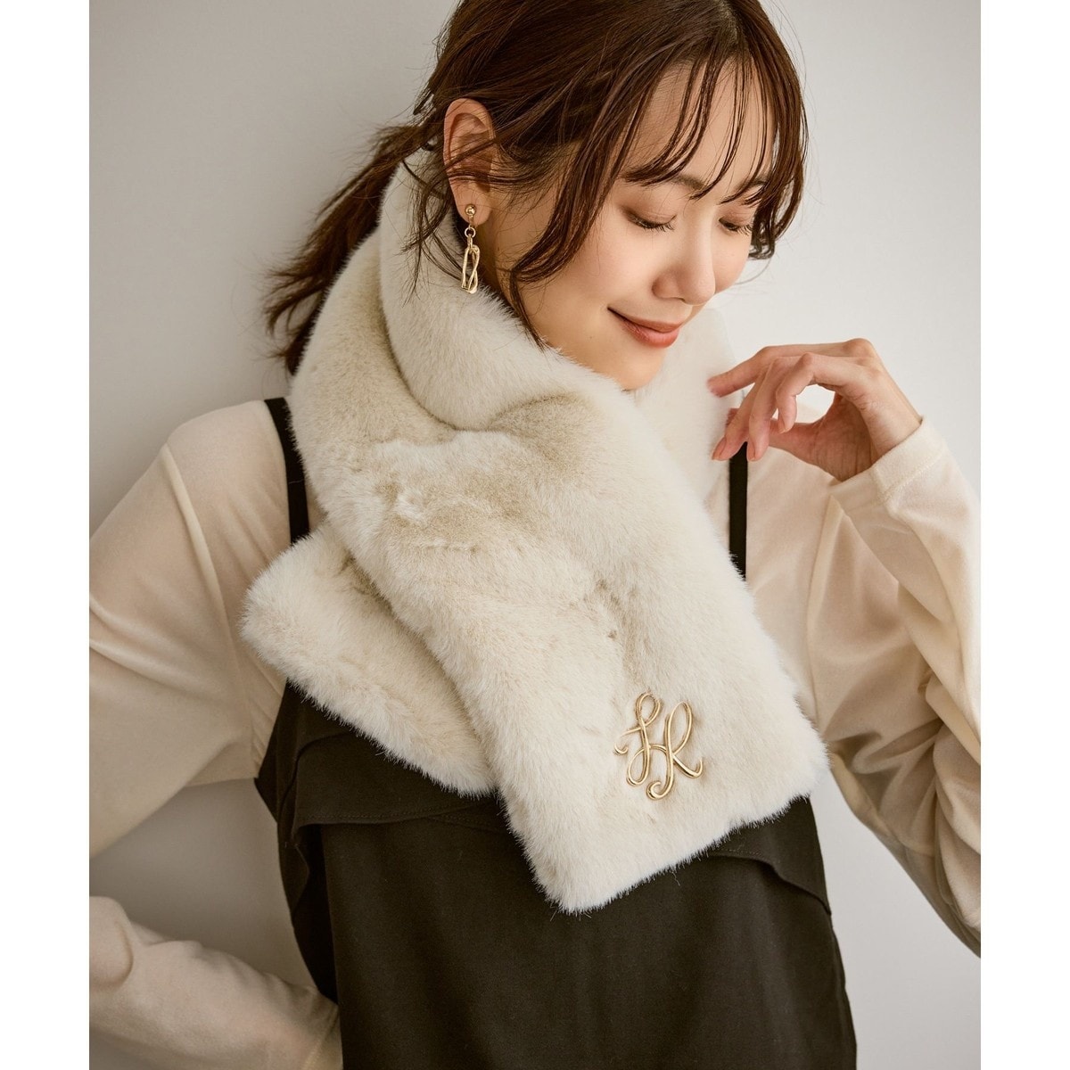 ブローチ付きフェイクファーティペット | ロペピクニックパサージュ