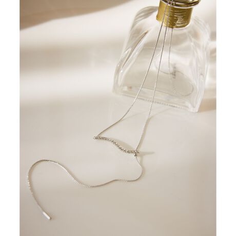 [^ԁFGIZ65080]yfUCEVGbgzEfReɗD悤ɃfUCꂽAɂ₩ȃJ[u`o[ۓIȃlbNXBE@ׂɕ~l߂ꂽKXXg[AǂȃX^Cɂމؚȃ`F[A炵@ׂȎ񌳂oBEɂƂc̃C𐶂ݏoYVGbgŁAR[fBl[gŜV[vŐꂽۂɁByJ[zES[hƃVo[2FWJByX^CO|CgzEujbgȂǃVvȃnClbNgbvX̃ANZgƂāBETVcN[lbNjbgAñs[XȂǁA̃x[VbNȃACeɈ_ăGKgȃX^CɁBE}jbVȃWPbgX^C̃Ci[炿Ɣ`΁A炵PAItBXV[ɂ҂̂ꂢ߃X^CɁBBěAg̃j^[ɂĐF̌Ⴄꍇ܂B