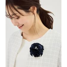 パール×サテンフラワーコサージュ