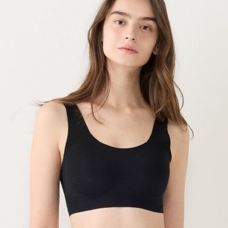 [^:10223220]ZERO Feel([tB[) AʋCƑ@\Ŋ΂ދG߂ɍœKLightV[YVoIgnɒʋCƑɗDꂽfނgpAKȒB̂{[_[nŁAڂɂ`₷fގgłBTCNiCfނgpAnɔzV[YłBڒZpgpn[tgbvułBn[؂ςȂȂ̂ŁAAE^[ɂЂтɂA̋G߂KłBV`̃IWipbhŃtBbgAbvApɃpbhɂdlłBpbh͎O\łBpbh͍EɃfUCႢ̃G{XĂ܂BsloggiS̓TChɏcɕtăX^CbVBCi[x̓vg^CvłBpbh̗LF聡gbvoXgTCYF[M]F79-87cm[L]F86-94cm[LL]F93-101cmyӂzZERO FEELA[tB[́ATriumph Intertrade AG̓o^WłBiْ͍f̊֌WȀo摜ƈقȂꍇ܂B