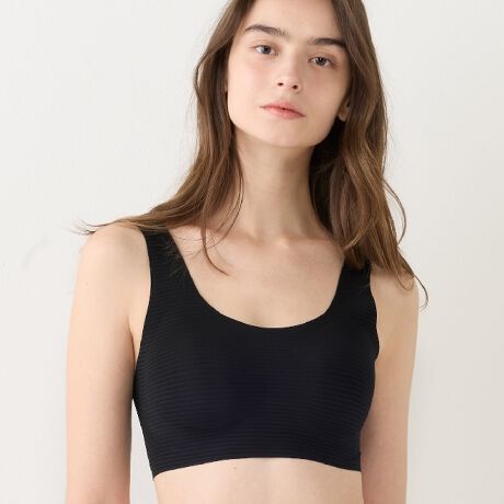 [^:10223220]ZERO Feel([tB[) AʋCƑ@\Ŋ΂ދG߂ɍœKLightV[YVoIgnɒʋCƑɗDꂽfނgpAKȒB̂{[_[nŁAڂɂ`₷fގgłBTCNiCfނgpAnɔzV[YłBڒZpgpn[tgbvułBn[؂ςȂȂ̂ŁAAE^[ɂЂтɂA̋G߂KłBV`̃IWipbhŃtBbgAbvApɃpbhɂdlłBpbh͎O\łBpbh͍EɃfUCႢ̃G{XĂ܂BsloggiS̓TChɏcɕtăX^CbVBCi[x̓vg^CvłBpbh̗LF聡gbvoXgTCYF[M]F79-87cm[L]F86-94cm[LL]F93-101cmyӂzZERO FEELA[tB[́ATriumph Intertrade AG̓o^WłBiْ͍f̊֌WȀo摜ƈقȂꍇ܂B