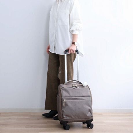 [^:35513]gyȗoA[@\g[[w}Cg[[x̃~ebhfoB{̃fUCɂ̓IWi􉽊w͗lvgAꂽۂɎdグ܂B悾łȂAigɃIXX́AȃL[P[XBmÂƂ̓ނꂽAdeLXgƂȂǂɕ֗łBLrTCY/S1`2̗sBېA100Ȉȏ̍q@ɑΉBs@̋@݂RCbJ[ɂ[܂TCYȂ̂ŁA^т₷֗LX^[Xgbp[dԂoXȂǂŕ֗ȃLX^[Xgbp[𓋍ځB^b`ŕsӂȑsh܂BI[KiCU[|PbgG݂[ł|PbgBy⃁Ȃǂ̎[\B[eBeB|PbgނX[Yɏołt@Xi[ttg|PbgBs̃`Pbgptbgɓ܂BTCh|PbgTChɂ̓I[v|Pbg𑕔Bč̓t@Xi[Lybg{g[\łBcJdlړ̉ו̏oɕ֗ȏcJdlBt@Xi[JΓ։ו܂܂BoցEÉLX^[񐫂ɗDAeՂɕ]\ȑoփLX^[Bs̉̔}^CgpÉLX^[gpĂ܂Bnhnh͂Ƃ1{BオĂ̂łƎāAKiȂǂ̈ړɕ֗łBL[tbNtg|Pbgɂ̓L[tbN𓋍ځBTS싞TS싞(Travel SentryFbN)tB{܂ܗa\B̂gJiihtŃnbs[܂܂悤ɁBČCŋAĂ܂悤ɁBȊ肢߂Ă܂B