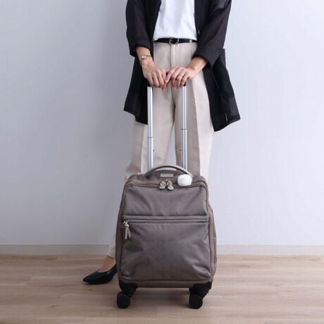 [^:35514]gyȗoA[@\g[[w}Cg[[x̃~ebhfoB{̃fUCɂ̓IWi􉽊w͗lvgAꂽۂɎdグ܂B悾łȂAigɃIXX́AȃL[P[XBmÂƂ̓ނꂽAdeLXgƂȂǂɕ֗łBLrTCY/S1`2̗sBېA100Ȉȏ̍q@ɑΉBs@̋@݂RCbJ[ɂ[܂TCYȂ̂ŁA^т₷֗LX^[Xgbp[dԂoXȂǂŕ֗ȃLX^[Xgbp[𓋍ځB^b`ŕsӂȑsh܂BI[KiCU[|PbgG݂[ł|PbgBy⃁Ȃǂ̎[\B[eBeB|PbgނX[Yɏołt@Xi[ttg|PbgBs̃`Pbgptbgɓ܂BTCh|PbgTChɂ̓I[v|Pbg𑕔Bč̓t@Xi[Lybg{g[\łBcJdlړ̉ו̏oɕ֗ȏcJdlBt@Xi[JΓ։ו܂܂BoցEÉLX^[񐫂ɗDAeՂɕ]\ȑoփLX^[Bs̉̔}^CgpÉLX^[gpĂ܂Bnhnh͂Ƃ1{BオĂ̂łƎāAKiȂǂ̈ړɕ֗łBL[tbNtg|Pbgɂ̓L[tbN𓋍ځBTS싞TS싞(Travel SentryFbN)tB{܂ܗa\B̂gJiihtŃnbs[܂܂悤ɁBČCŋAĂ܂悤ɁBȊ肢߂Ă܂B