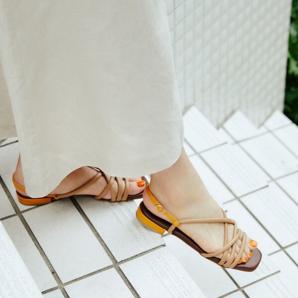 オデットオディール グルカサンダル 24センチ ODETTE E ODILE