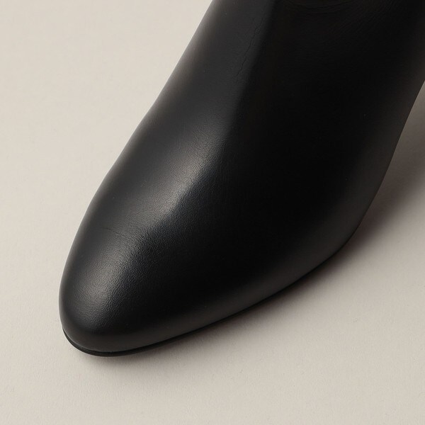 オデットエオディールのＯＦＤ バックファスナー ショートブーツ６５ ...