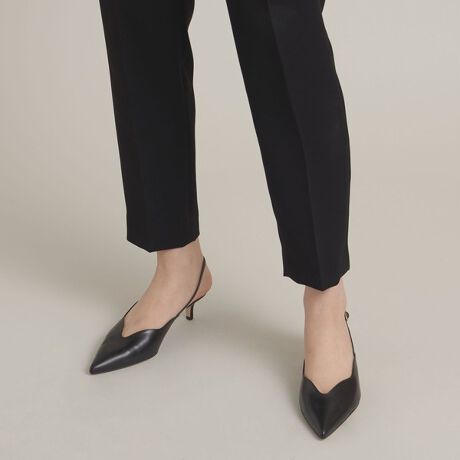 ウェーブラインバックベルト パンプス45↓↑ | オデットエオディール  