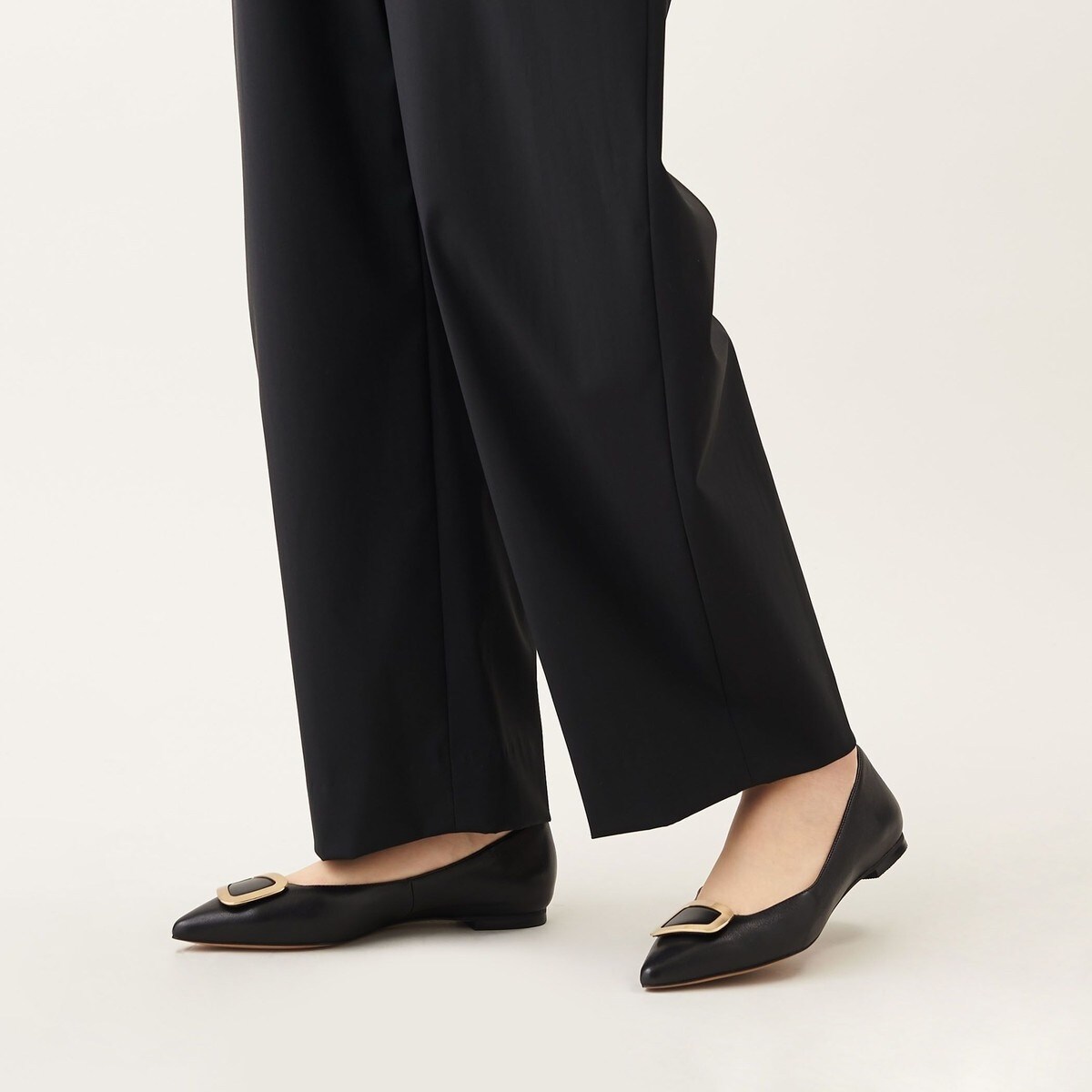値下げ！新品⭐︎Odette e Odile オブリークバックル パンプス オブリークバックル フラット10↑ | オデットエオディール