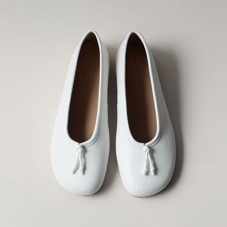 [^ԁF45161991616]Iu[NgDVNȃoGV[YfUCgD悪L߂̃Iu[N،^Bx[VbNŃtF~jȃoGV[YƍVGbgɎdグ܂B̃pCsO{ł͂ȂA^bZɌ悤Ȍѕɂ邱ƂőlۂoBJWAȃfUCȂNxAl̏ɂ߂̈ꑫłBR[fBl[gԂ̃oGV[YÂƂɂ҂B[t@[قǂ肵ۂɂȂ炸ApcɂXJ[gɂ}b`܂BE،^ŐFAfވႢ̂pӂ܂BuΏەiԁF45161991619vyӎz\[ɕیV[g\Ăꍇ͔ĂgpBƕɂ1~x̏Ȍ́AYH㔭̂łAsǕił͂܂Bi摜́A̓p\RȂǂ̉{ɂAۂ̐FƈقȂČꍇ܂B炩߂BV[Y̏dʂ́AV[Y{̂̂ݗ̏dʂƂȂ܂Bti͌vɊ܂܂܂BiɕsǂꍇAє̔j܂Ă܂B炩߂BX܂ւ₢킹̍ۂ́ASODETTE E ODILEeX܂܂ŉL̕i/iԂ\tBiFOF ذڴ FLT10 iԁF45161991616