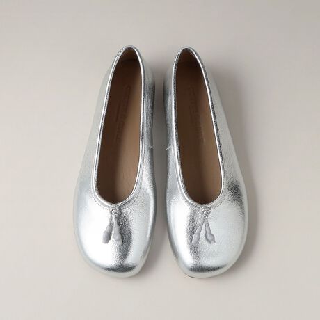 [^ԁF45161991616]Iu[NgDVNȃoGV[YfUCgD悪L߂̃Iu[N،^Bx[VbNŃtF~jȃoGV[YƍVGbgɎdグ܂B̃pCsO{ł͂ȂA^bZɌ悤Ȍѕɂ邱ƂőlۂoBJWAȃfUCȂNxAl̏ɂ߂̈ꑫłBR[fBl[gԂ̃oGV[YÂƂɂ҂B[t@[قǂ肵ۂɂȂ炸ApcɂXJ[gɂ}b`܂BE،^ŐFAfވႢ̂pӂ܂BuΏەiԁF45161991619vyӎz\[ɕیV[g\Ăꍇ͔ĂgpBƕɂ1~x̏Ȍ́AYH㔭̂łAsǕił͂܂Bi摜́A̓p\RȂǂ̉{ɂAۂ̐FƈقȂČꍇ܂B炩߂BV[Y̏dʂ́AV[Y{̂̂ݗ̏dʂƂȂ܂Bti͌vɊ܂܂܂BiɕsǂꍇAє̔j܂Ă܂B炩߂BX܂ւ₢킹̍ۂ́ASODETTE E ODILEeX܂܂ŉL̕i/iԂ\tBiFOF ذڴ FLT10 iԁF45161991616