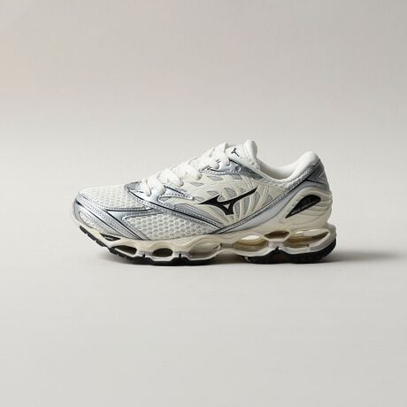 [^ԁF45554990537]MIZUNOl̃JWAX^CɉfuWAVE PROPHECY LSvtbOVbvf́uWAVE PROPHECY LSvVFoBڂ̑傫bVɃ^bNp[c|킹fUCAl̃JWAX^CɃANZgvXĂ܂B݂̂悢J[Oƃ\tgŉKȗSnPłBMIZUNOi~Ymj1906NɑɂđnƂ{\X|[cuhB싅Ao[{[AoXPbg{[ȂǗlXȋZp̃EFAJĂA̒ȃAX[gpĂ܂BEF[ũ\[oû悤ȃNbVȂǁAptH[}XoeNmW[ɒ]܂Byӎzi摜́A̓p\RȂǂ̉{ɂAۂ̐FƈقȂČꍇ܂B炩߂BV[Y̏dʂ́AV[Y{̂̂ݗ̏dʂƂȂ܂Bti͌vɊ܂܂܂BiɕsǂꍇAє̔j܂Ă܂B炩߂BX܂ւ₢킹̍ۂ́ASODETTE E ODILEeX܂܂ŉL̕i/iԂ\tBiFMIZUNO WAVE PROPHECY LS iԁF45554990537