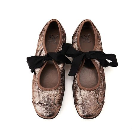 [^ԁF46161990017]y₩ȕ͋C̃\tgȃ{ttbgV[YfUC_炩Abp[ƃX|[ceCXgꂽfUCBJbvC\[Ԃ̗ǂ\[̗pAXj[J[̂悤ȉKȗSn͓IBbɃ{邱Ƃŏ炵͋CoAoGV[Ŷ悤ȋCy\܂BoJ[WJɂڂłBfސngpBubNƃCgsNƃCbN̓Tenŏ炵ہBVo[ƃS[hƃsN̓^bNnŉ؂₩ƃ[hvXB̑1J[͔ZVo[̃^bNnłBSYiV[jumode`Ŋyރ[hȃX^C`vJWA[hEtF~j[h̃eCXĝƁAIgiAVѐSAVeBJWAAX^CRVXL[[hƂuhBւ̓Aȓ|WeBuɎ󂯓Au炵肽vuDǂfGł肽vƂCɁAu肽vn邫Aźu炵vV[Yt@bVĂ܂ByӎzYbgɂC̐FقȂꍇ܂B摜̏i̓TvłBi摜́A̓p\RȂǂ̉{ɂAۂ̐FƈقȂČꍇ܂B炩߂B\[ɕیV[g\Ăꍇ͔ĂgpBƕɂ1~x̏Ȍ́AYH㔭̂łAsǕił͂܂BV[Y̏dʂ́AV[Y{̂̂ݗ̏dʂƂȂ܂Bti͌vɊ܂܂܂BiɕsǂꍇAє̔j܂Ă܂B炩߂BX܂ւ₢킹̍ۂ́ASSY UNITED ARROWSeX܂܂ŉL̕i/iԂ\tBiFS RBN FLT20 iԁF46161990017