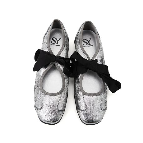 [^ԁF46161990017]y₩ȕ͋C̃\tgȃ{ttbgV[YfUC_炩Abp[ƃX|[ceCXgꂽfUCBJbvC\[Ԃ̗ǂ\[̗pAXj[J[̂悤ȉKȗSn͓IBbɃ{邱Ƃŏ炵͋CoAoGV[Ŷ悤ȋCy\܂BoJ[WJɂڂłBfސngpBubNƃCgsNƃCbN̓Tenŏ炵ہBVo[ƃS[hƃsN̓^bNnŉ؂₩ƃ[hvXB̑1J[͔ZVo[̃^bNnłBSYiV[jumode`Ŋyރ[hȃX^C`vJWA[hEtF~j[h̃eCXĝƁAIgiAVѐSAVeBJWAAX^CRVXL[[hƂuhBւ̓Aȓ|WeBuɎ󂯓Au炵肽vuDǂfGł肽vƂCɁAu肽vn邫Aźu炵vV[Yt@bVĂ܂ByӎzYbgɂC̐FقȂꍇ܂B摜̏i̓TvłBi摜́A̓p\RȂǂ̉{ɂAۂ̐FƈقȂČꍇ܂B炩߂B\[ɕیV[g\Ăꍇ͔ĂgpBƕɂ1~x̏Ȍ́AYH㔭̂łAsǕił͂܂BV[Y̏dʂ́AV[Y{̂̂ݗ̏dʂƂȂ܂Bti͌vɊ܂܂܂BiɕsǂꍇAє̔j܂Ă܂B炩߂BX܂ւ₢킹̍ۂ́ASSY UNITED ARROWSeX܂܂ŉL̕i/iԂ\tBiFS RBN FLT20 iԁF46161990017