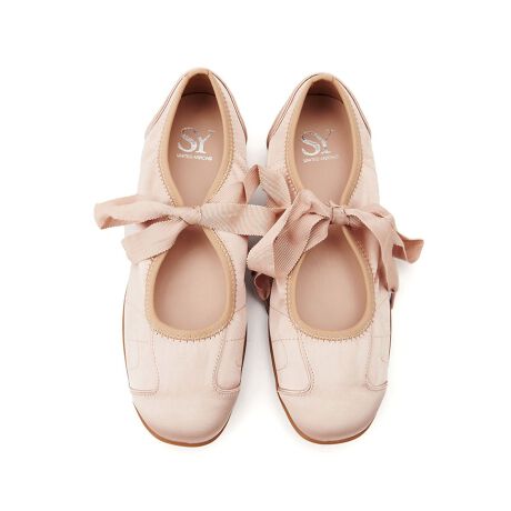 [^ԁF46161990017]y₩ȕ͋C̃\tgȃ{ttbgV[YfUC_炩Abp[ƃX|[ceCXgꂽfUCBJbvC\[Ԃ̗ǂ\[̗pAXj[J[̂悤ȉKȗSn͓IBbɃ{邱Ƃŏ炵͋CoAoGV[Ŷ悤ȋCy\܂BoJ[WJɂڂłBfސngpBubNƃCgsNƃCbN̓Tenŏ炵ہBVo[ƃS[hƃsN̓^bNnŉ؂₩ƃ[hvXB̑1J[͔ZVo[̃^bNnłBSYiV[jumode`Ŋyރ[hȃX^C`vJWA[hEtF~j[h̃eCXĝƁAIgiAVѐSAVeBJWAAX^CRVXL[[hƂuhBւ̓Aȓ|WeBuɎ󂯓Au炵肽vuDǂfGł肽vƂCɁAu肽vn邫Aźu炵vV[Yt@bVĂ܂ByӎzYbgɂC̐FقȂꍇ܂B摜̏i̓TvłBi摜́A̓p\RȂǂ̉{ɂAۂ̐FƈقȂČꍇ܂B炩߂B\[ɕیV[g\Ăꍇ͔ĂgpBƕɂ1~x̏Ȍ́AYH㔭̂łAsǕił͂܂BV[Y̏dʂ́AV[Y{̂̂ݗ̏dʂƂȂ܂Bti͌vɊ܂܂܂BiɕsǂꍇAє̔j܂Ă܂B炩߂BX܂ւ₢킹̍ۂ́ASSY UNITED ARROWSeX܂܂ŉL̕i/iԂ\tBiFS RBN FLT20 iԁF46161990017