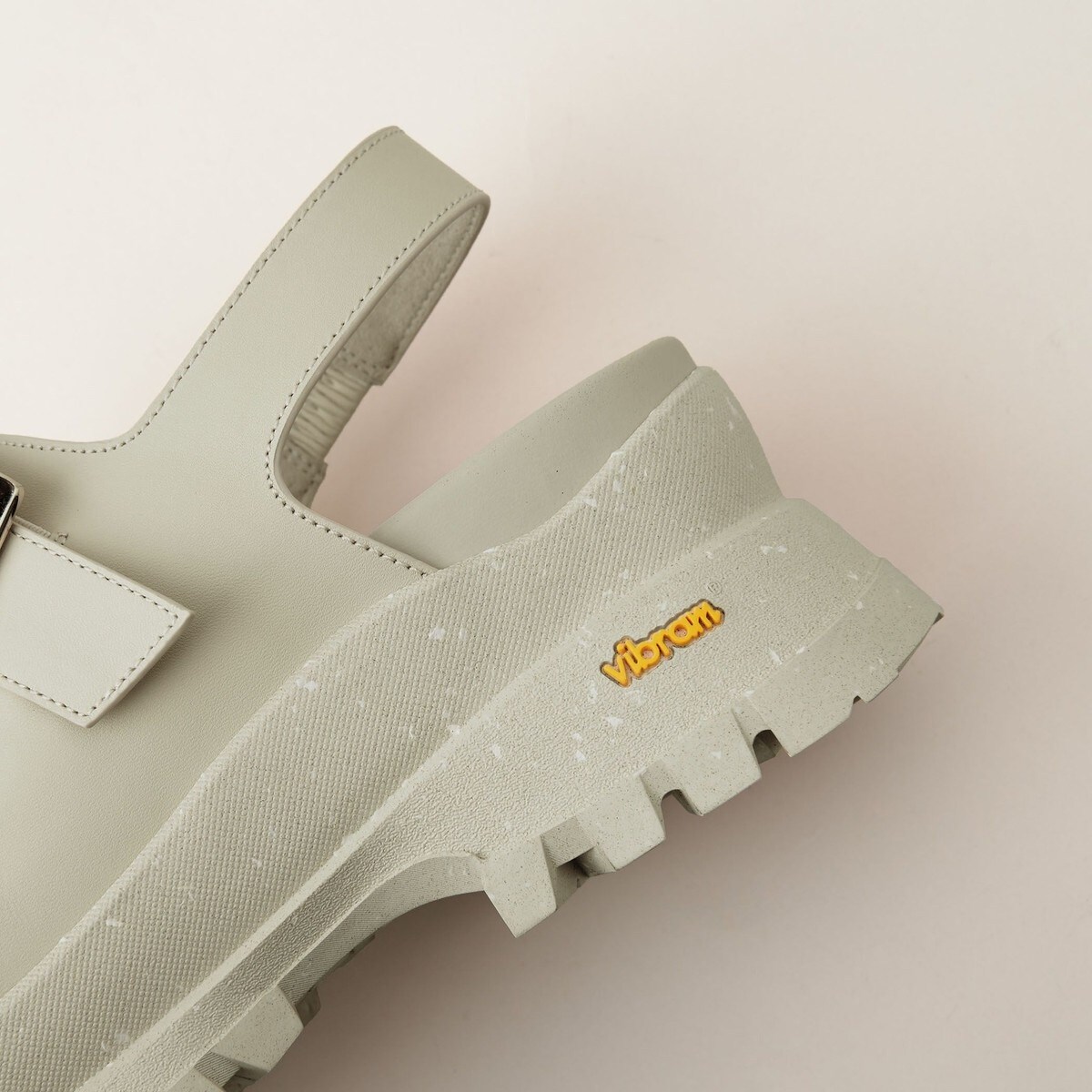 ヴィブラムダブルベルト サンダル60↑