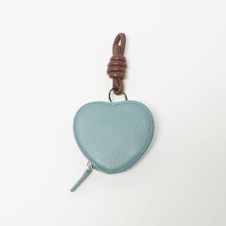 [^ԁF45466000000]n[g^炵`[t|[`n[g^|[`ƃ`[ZbgɂȂ͓IȈiBANZT[ȂǍׂ̂̎^тɕ֗ŁAقǂ悢}`ƍLJt@Xi[Ŏg̗ǂ|CgB傫ȂTCYAgĥJ[̑gݍ킹ɂ܂BZbg͂APiłgāAMtgɂ߂̃ACełByӎzi摜́A̓p\RȂǂ̉{ɂAۂ̐FƈقȂČꍇ܂B炩߂BX܂ւ₢킹̍ۂ́ASODETTE E ODILEeX܂܂ŉL̕i/iԂ\tBiFOEO HEART POUCH iԁF45466000000