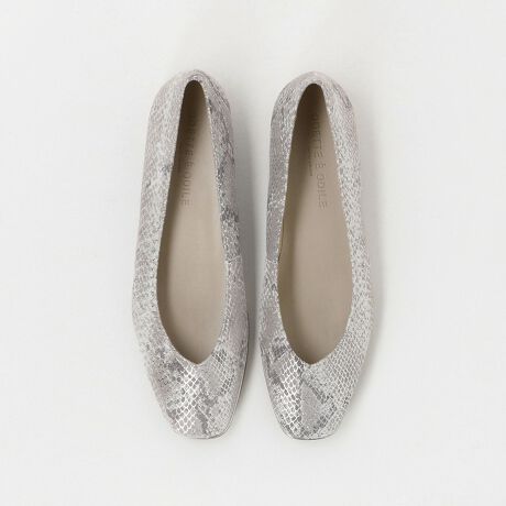 [^ԁF45162000000]V[YlC̃tbgV[YɐVFoꑫɂȂރ\tgȗSnNZɂȂꑫ̓Abp[VJbgɎ{ꂽCȂǂ肰ȂfUC͓IBItBXX^CfC[܂ō킹₷A[h[uɎĂDGACełBR[fBl[gɓ݂AɂȂꊴoĂJ[WJpӂ܂BȆ1J[̓O[ñpC\łByӎzi摜́A̓p\RȂǂ̉{ɂAۂ̐FƈقȂČꍇ܂B炩߂B\[ɕیV[g\Ăꍇ͔ĂgpBƕɂ1~x̏Ȍ́AYH㔭̂łAsǕił͂܂BV[Y̏dʂ́AV[Y{̂̂ݗ̏dʂƂȂ܂Bti͌vɊ܂܂܂BiɕsǂꍇAє̔j܂Ă܂B炩߂BX܂ւ₢킹̍ۂ́ASODETTE E ODILEeX܂܂ŉL̕i/iԂ\tBiFOF V FLT15 iԁF45162000000