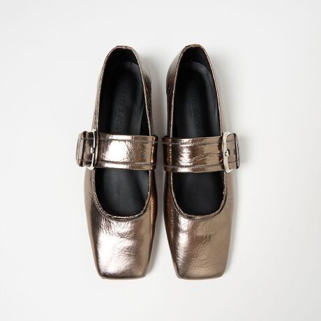 [^ԁF45162000005]ChȃobNxgڂ䂭tbgV[YfUCL߂̃XNGAgDɁA݊̂obNxg킹[WF[B T߂Ȍ򊴂̂Vo[J[ƃVbNȕ͋CY킹ubNJ[́AJWAƗVѐSvX܂BVvȂAԂ̃obNfފɉ؂₩YꑫłBfޖ{vgpBVo[́Aŝ񂾂悤ȃi`ȃVH{fށBubŃAX[XfށBR[fBl[gJWAȃACeɍ킹ăANZĝR[fBl[gɁB_[NJ[̃\bNX^Cc킹ȂǂȂꊴoł܂Byӎz摜̏i̓TvłBi摜́A̓p\RȂǂ̉{ɂAۂ̐FƈقȂČꍇ܂B炩߂B\[ɕیV[g\Ăꍇ͔ĂgpBƕɂ1~x̏Ȍ́AYH㔭̂łAsǕił͂܂BV[Y̏dʂ́AV[Y{̂̂ݗ̏dʂƂȂ܂Bti͌vɊ܂܂܂BiɕsǂꍇAє̔j܂Ă܂B炩߂BX܂ւ₢킹̍ۂ́ASODETTE E ODILEeX܂܂ŉL̕i/iԂ\tBiFOFܲBLTذުFLT20 iԁF45162000005