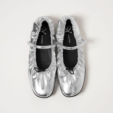 [^ԁF46161000002]Abp[̃V[OtbgV[YfUCR[hXgbp[ׂ߂̍bxgȂǁAfBe[ɂVNȈۂɎdグꑫB̃V[OfUĆAؚŏ炵VGbgo܂BD݂ރ[h\[JbvC\[gpĂ邽߁Â悢_炩ȗSńBfލvƐngpBubNƃsN̓X[XfށBVo[̓^bNfށB̑1J[̓Ip[hvgꂽ^bNfށBR[fBl[gJ[\bNXƍ킹ƂȂꊴ̂R[fBl[gɎdオ܂BSYiV[jumode`Ŋyރ[hȃX^C`vJWA[hEtF~j[h̃eCXĝƁAIgiAVѐSAVeBJWAAX^CRVXL[[hƂuhBւ̓Aȓ|WeBuɎ󂯓Au炵肽vuDǂfGł肽vƂCɁAu肽vn邫Aźu炵vV[Yt@bVĂ܂ByӎzYbgɂC̐FقȂꍇ܂B摜̏i̓TvłBi摜́A̓p\RȂǂ̉{ɂAۂ̐FƈقȂČꍇ܂B炩߂B\[ɕیV[g\Ăꍇ͔ĂgpBƕɂ1~x̏Ȍ́AYH㔭̂łAsǕił͂܂BV[Y̏dʂ́AV[Y{̂̂ݗ̏dʂƂȂ܂Bti͌vɊ܂܂܂BiɕsǂꍇAє̔j܂Ă܂B炩߂BX܂ւ₢킹̍ۂ́ASSY UNITED ARROWSeX܂܂ŉL̕i/iԂ\tBiFS ݸٸ FLT20 iԁF46161000002