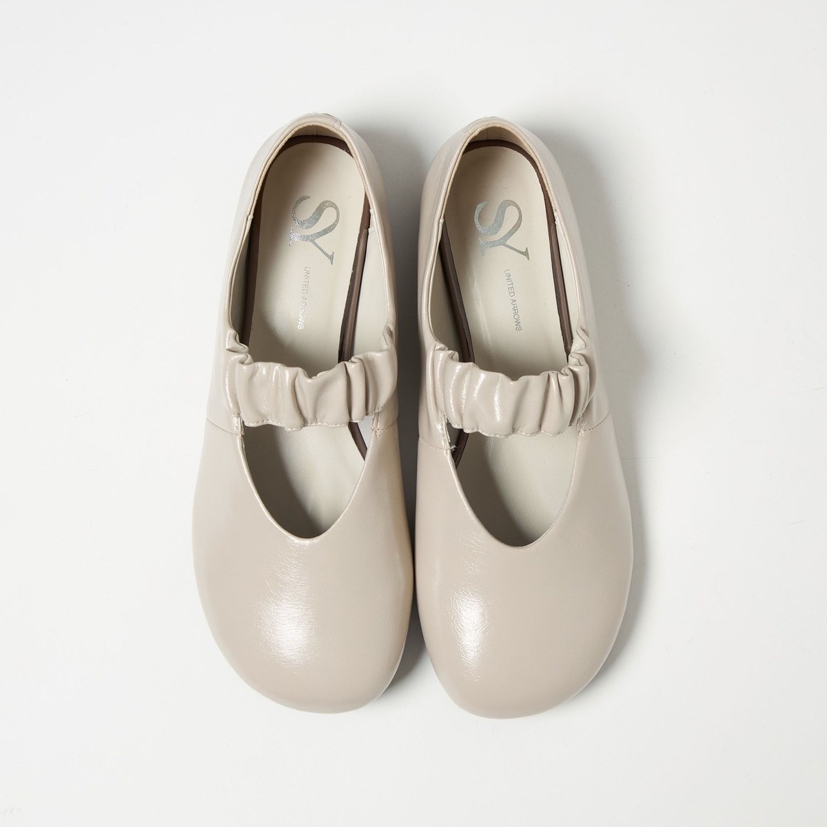 [}C]SY Iu[NV[O tbg15/IfbgGIfB[iODETTE E ODILEj OFF WHITE