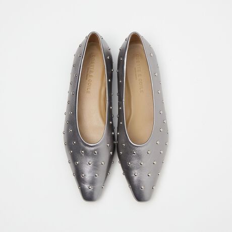 [^ԁF45162000018]gDX^bYȂǃX^CbVȃfBe[͂̃tbgV[YfUCm[Y߂̃XNGAgDƃhbĝ悤ɎU΂߂X^bYAN[ȕ͋CY킹tbgV[YBݍނ悤Ȑ[߂̃JbgCƂ炩Ȓ~̃NbVő̂悢SnɎdグĂ܂BubNƃVo[̓Vo[J[A~fBAuE̓S[hJ[̃X^bYtĂ܂Bfޖ{vgpBubNƃ~fBAuE̓\tgȃX[XfށBVo[͔H{Ă܂BR[fBl[goGV[Ŷ悤ȊoŃR[fBl[gɌy₩vX̂߂łByӎz摜̏i̓TvłBi摜́A̓p\RȂǂ̉{ɂAۂ̐FƈقȂČꍇ܂B炩߂B\[ɕیV[g\Ăꍇ͔ĂgpBƕɂ1~x̏Ȍ́AYH㔭̂łAsǕił͂܂BV[Y̏dʂ́AV[Y{̂̂ݗ̏dʂƂȂ܂Bti͌vɊ܂܂܂BiɕsǂꍇAє̔j܂Ă܂B炩߂BX܂ւ₢킹̍ۂ́ASODETTE E ODILEeX܂܂ŉL̕i/iԂ\tBiFOI ޯ FLT10 iԁF45162000018