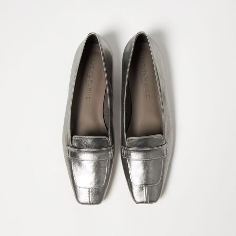 [^ԁF45162000023]WEB菤i[t@[CNɗtbgV[YfUCƂXNGAgDɃJXeb`{VvȃfUCBIIt킸fC[Ɏg₷Aꂢ߂ɗ郍[t@[TĂɂ߂ȈꑫBpc͂AtA^Cg܂ł܂܂ȃVGbg̃XJ[gX^Cɂ݂܂Bėp̍ubNA͋C̃Vo[Agĥ郏C3Fpӂ܂Bfޖ{vgpBubN̓GifށAVo[̓^bNfށAC̓XG[hfނłByӎz摜̏i̓TvłBi摜́A̓p\RȂǂ̉{ɂAۂ̐FƈقȂČꍇ܂B炩߂B\[ɕیV[g\Ăꍇ͔ĂgpBƕɂ1~x̏Ȍ́AYH㔭̂łAsǕił͂܂BV[Y̏dʂ́AV[Y{̂̂ݗ̏dʂƂȂ܂Bti͌vɊ܂܂܂BiɕsǂꍇAє̔j܂Ă܂B炩߂B₢킹̍ۂ́AiCebhA[Y JX^}[T[rXfXN܂ŉL̕i/iԂ\tBiFOF SQE۰̧ FLT10 iԁF45162000023