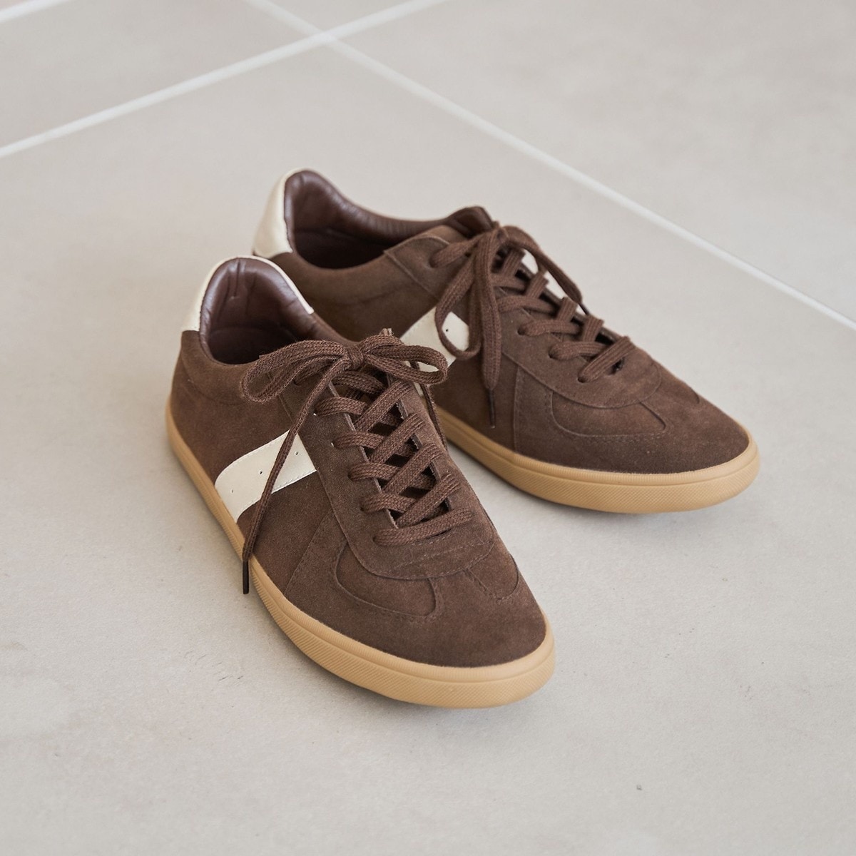 [}C]yVFozW[}~^[Xj[J[(23.0cm/24.0cm/25.0cm)/R[Gicoenj MD.BROWN