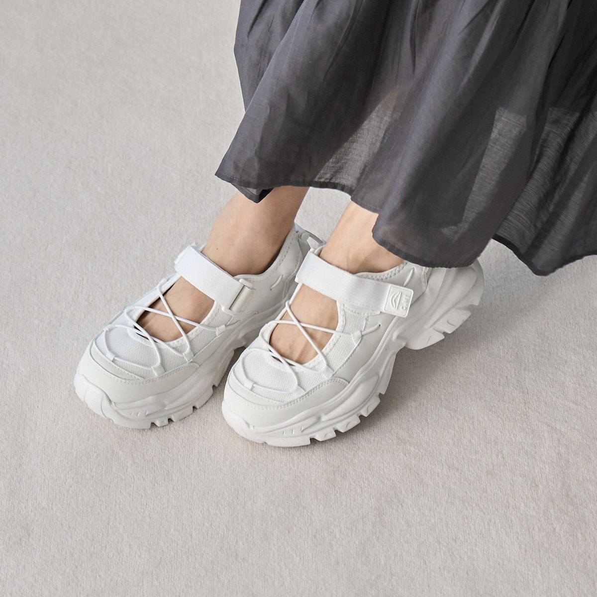 [�}���C]�yC.Mt�z�N���X���[�v�X�j�[�J�[�iWEB����T�C�Y�j/�R�[�G���icoen�j OFF WHITE