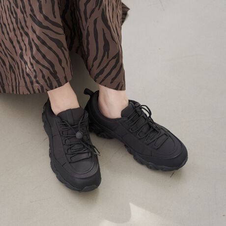 [^ԁF76826070248]fC[JWAɂ҂ȃXj[J[WEBTCYF22.5cmfUC~bh\[ɔĝ悤ȉʂAۓIɌXj[J[BJ[O̓VbNȕ͋CŁAl̃JWAR[fBl[gɂ݂܂BV[[Xɂ͕֗ȃAWX^[ZbgBEX[Yɂłĕigɂ߂1łByӓ_zBei̓Tvׁ̈Aۂ̎dlƈقȂꍇ܂B摜̏i͌̏Ǝ˂pxAg̃j^[ɂAƐFقȂꍇ܂BX^WIB̉摜̐FɈԋ߂ȂĂ܂B\񏤕ȉꍇA͂\͂܂łڈƂȂ܂BY̓sA͂OサXܓ׎Ƃꍇ܂̂ŁA炩߂BiFMountain Draw 1iԁF76826070248