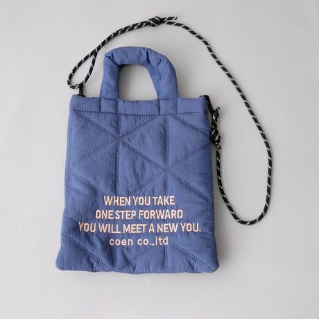 [^ԁF76816030334]̊̂LeBOfUCAg₷ꏏɁBV[YŃg[gobO(i:76816030333)pӂ܂BfUC/fފ􉽊wIȃLeBOfUCIȁAꂽۂ̃V_[obOBRpNgȂKvȉוTCYŁAƂłוȂɂ҂Btgɂ̓ShJ{AVvȂ肰ȂANZgvXBV_[Xgbv͎O\ŁAV[ɍ킹2WAYŎgpł̂́BnhobOƂĂꂢ߂ɁAV_[obOƂăJWAɂƁALX^CɃ}b`܂BfނɃLeBOH{ĂAӂƂ{[Ɨ̊̂VGbgłBɁAɂ͊J₷AgȂ悤Ƀ}OlbgzuBɂ͏̎[ɕ֗ȃI[v|PbgtŁAgɂ܂BJ[oG[V́AԂANZgJ[܂œWJBRpNgȂ@\IȃfUCŁAig痷s̃TuobO܂ŕL􂵂܂B̑2̎hJJ[̓N[FłBVo[F\n |GXe100̑J[F\n iC100|PbgF藠nFV_[OF\yӓ_zBei̓Tvׁ̈Aۂ̎dlƈقȂꍇ܂B摜̏i͌̏Ǝ˂pxAg̃j^[ɂAƐFقȂꍇ܂BX^WIB̉摜̐FɈԋ߂ȂĂ܂B\񏤕ȉꍇA͂\͂܂łڈƂȂ܂BY̓sA͂OサXܓ׎Ƃꍇ܂̂ŁA炩߂BiFۺ޼ļްiԁF76816030334