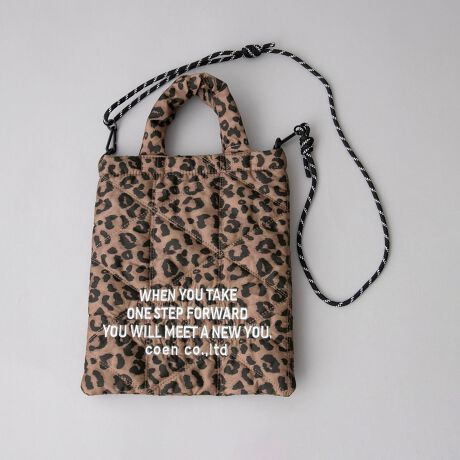 [^ԁF76816030334]̊̂LeBOfUCAg₷ꏏɁBV[YŃg[gobO(i:76816030333)pӂ܂BfUC/fފ􉽊wIȃLeBOfUCIȁAꂽۂ̃V_[obOBRpNgȂKvȉוTCYŁAƂłוȂɂ҂Btgɂ̓ShJ{AVvȂ肰ȂANZgvXBV_[Xgbv͎O\ŁAV[ɍ킹2WAYŎgpł̂́BnhobOƂĂꂢ߂ɁAV_[obOƂăJWAɂƁALX^CɃ}b`܂BfނɃLeBOH{ĂAӂƂ{[Ɨ̊̂VGbgłBɁAɂ͊J₷AgȂ悤Ƀ}OlbgzuBɂ͏̎[ɕ֗ȃI[v|PbgtŁAgɂ܂BJ[oG[V́AԂANZgJ[܂œWJBRpNgȂ@\IȃfUCŁAig痷s̃TuobO܂ŕL􂵂܂B̑2̎hJJ[̓N[FłBVo[F\n |GXe100̑J[F\n iC100|PbgF藠nFV_[OF\yӓ_zBei̓Tvׁ̈Aۂ̎dlƈقȂꍇ܂B摜̏i͌̏Ǝ˂pxAg̃j^[ɂAƐFقȂꍇ܂BX^WIB̉摜̐FɈԋ߂ȂĂ܂B\񏤕ȉꍇA͂\͂܂łڈƂȂ܂BY̓sA͂OサXܓ׎Ƃꍇ܂̂ŁA炩߂BiFۺ޼ļްiԁF76816030334