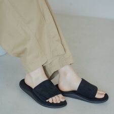 クッションスライドサンダル（WOMEN'S）